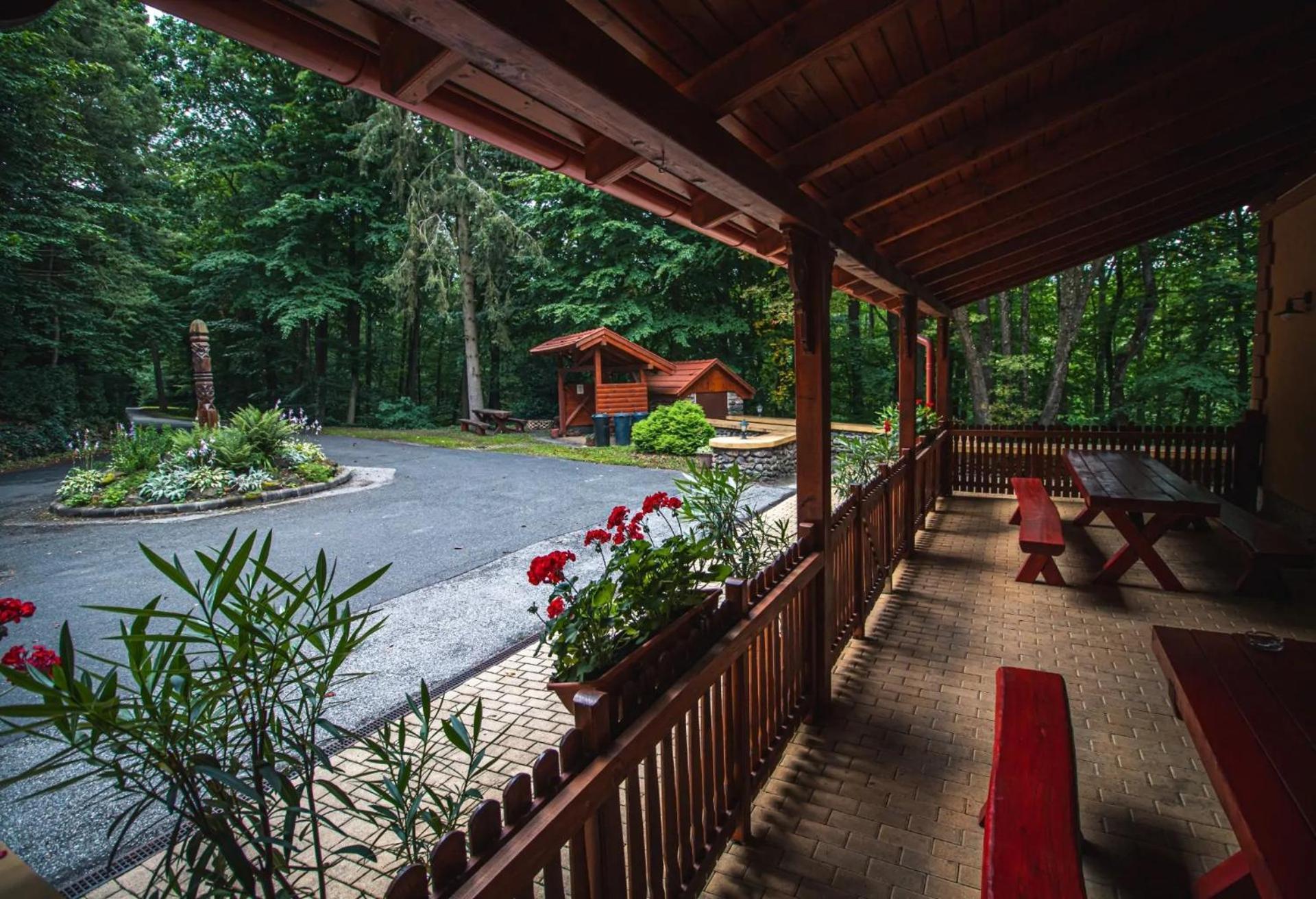 Senyoi Vendeghaz Bed & Breakfast Bozsva ภายนอก รูปภาพ